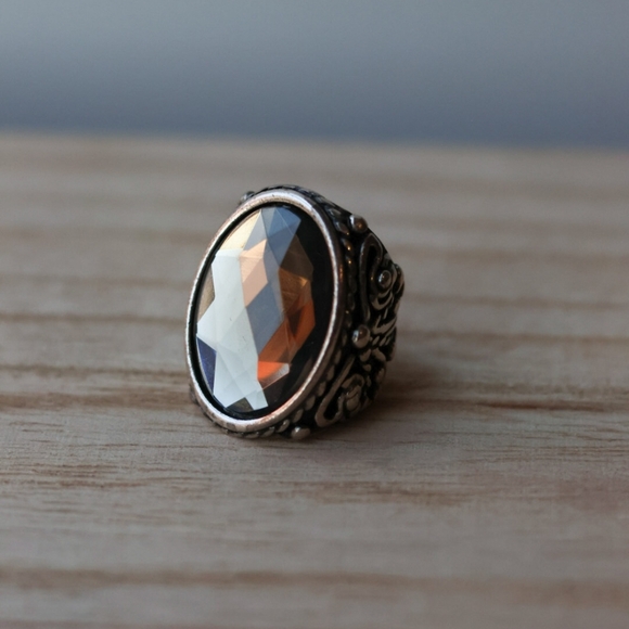 Jewelry - Silver-tone Ring with Faceted Smokey Gray Acrylic Stone Size 5.5